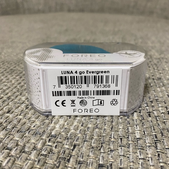 NWT FOREO LUNA 4 go travel friendly facial cleansing and massaging device - Picture 4 of 9